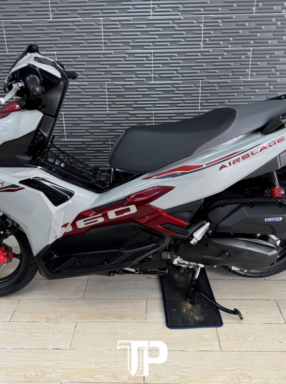 Honda AB160 date 2025 xám xi măng Bstp