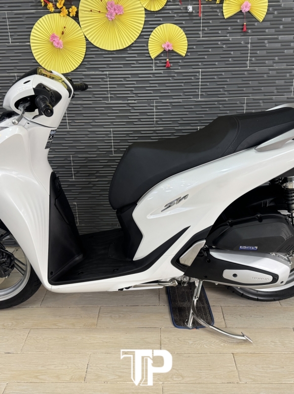 Honda SH125 date 2025 Trắng Bstp hàng bỏ mẫu