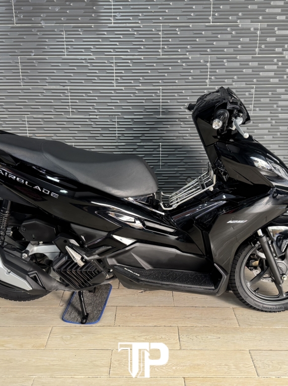 Honda AB125 date 2024 Đen Bóng Bstp