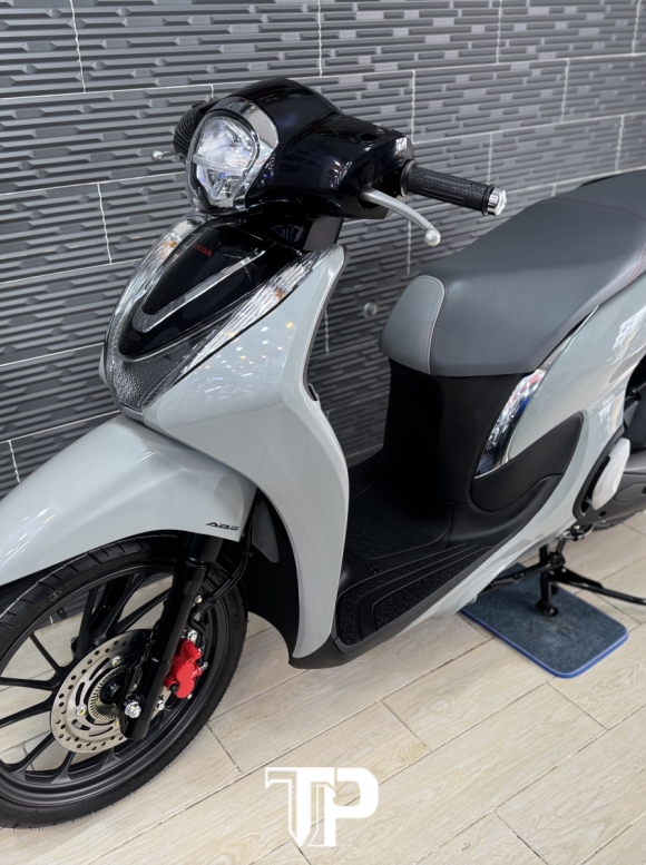 Honda SH Mode 2025 Xám Xi măng Bstp