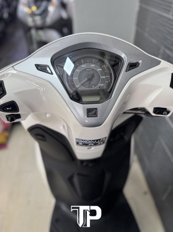 Honda Lead 125 date 2026 New Trắng Đen