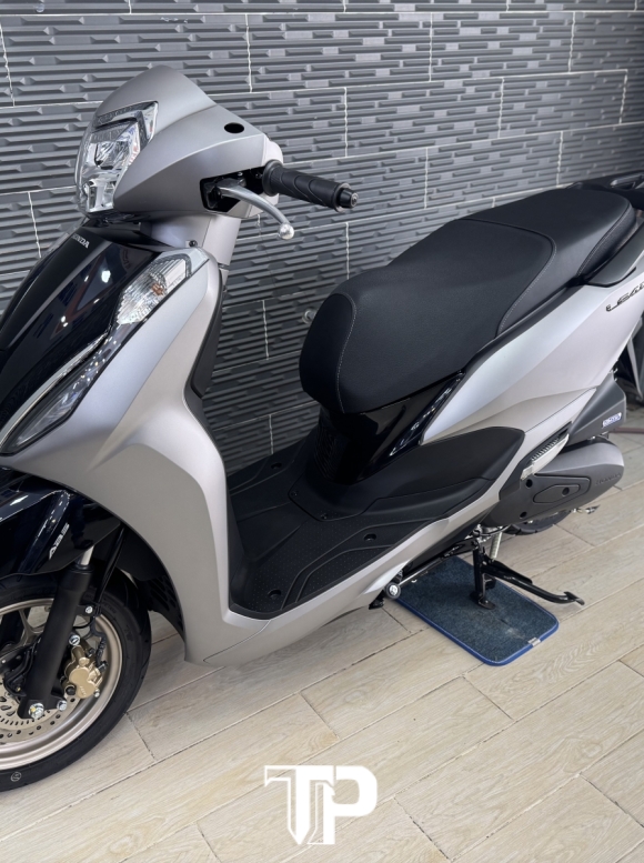 Honda Lead 125 Bạc Nhám 2026 New