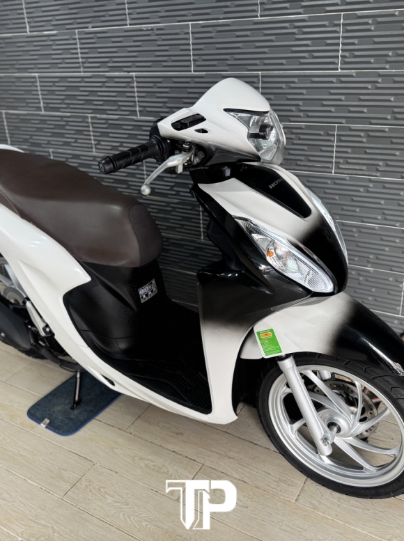 Honda Vision 2024 Trắng Đen Bstp