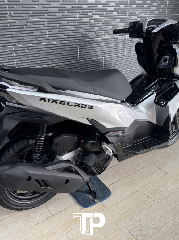 Honda  AB160 date 2026 Bạc Porsche Bstp