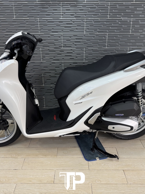 Honda SH160 date 2024 Trắng Panda Bstp