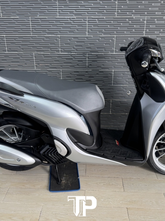 Honda SH Mode 2026 Bạc Đen Porsche