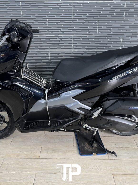 Honda Air Balde 125 date 2025 Đen Bóng 