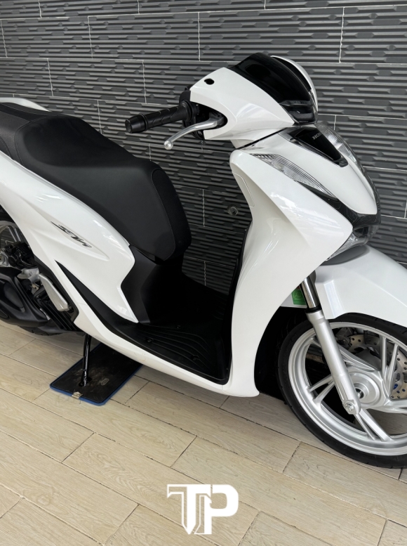 Honda SH 125 date 2025 Trắng Bs Sài Gòn