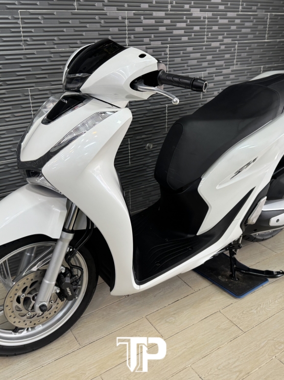 Honda SH 125 date 2025 Trắng Bs Sài Gòn