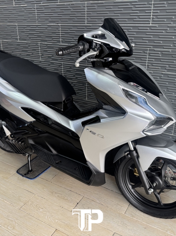 Honda Air Balde 160 date 2022 -4val Bạc Porsche Bstp