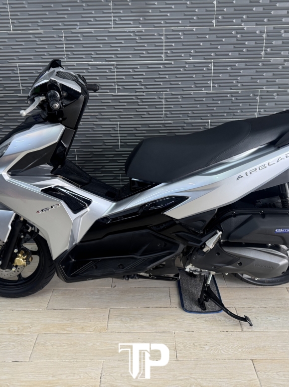 Honda Air Balde 160 date 2022 -4val Bạc Porsche Bstp