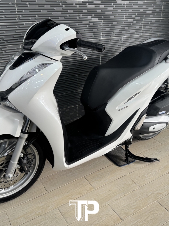Honda SH160 date 2024 Trắng Bs Sài Gòn