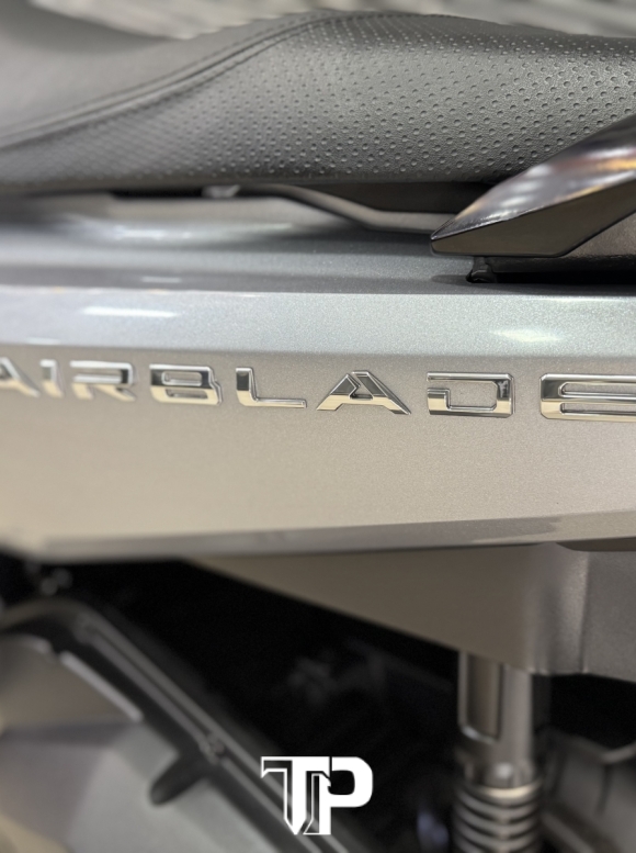 AB160 xanh Bạc 2024