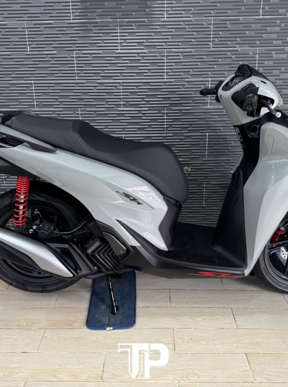 SH 125 abs 2026 xám xi măng New